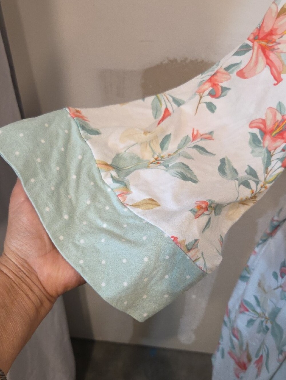 Flora Nikrooz Mint and Coral Floral Satin-Trim Robe Intimates - Picture 2 of 11